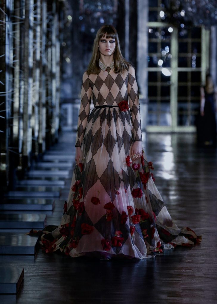 Dior découvrez le défilé automnehiver 2021/2022 CELEBRITY MAGAZINE